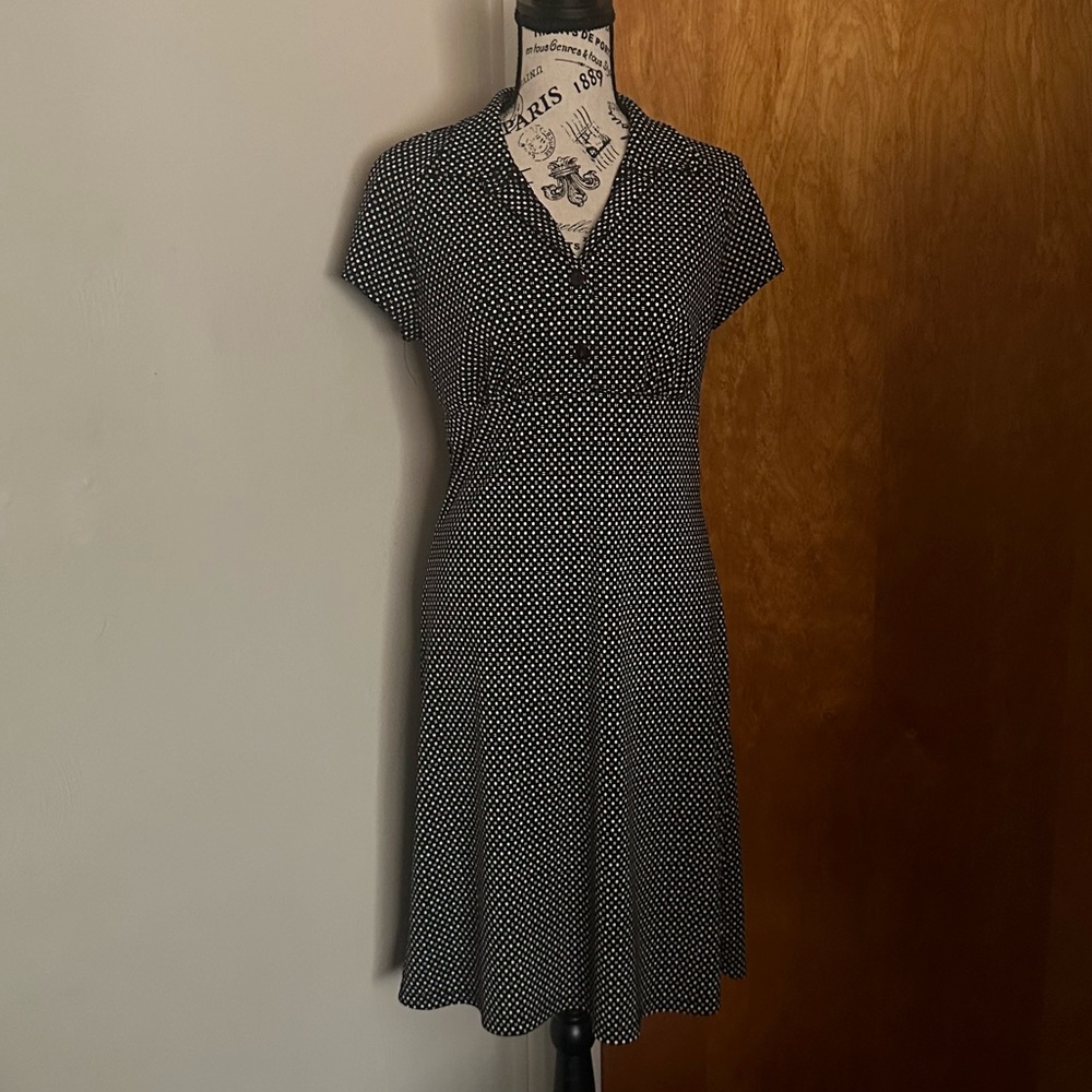 Vintage Styled Knee Length Dress in Black/Off White Print size Medium/Large